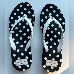 Kate Spade New York Polka Dot Flip-Flops – Size 8